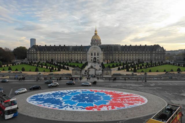 Le rond-point Bleuet de France 