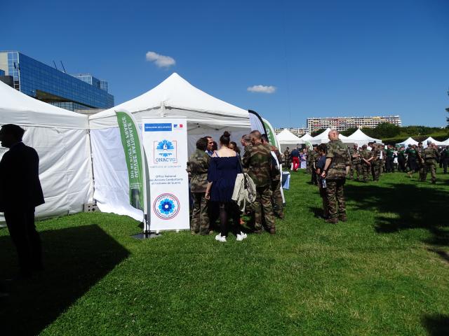 L'ONACVG et le Bleuet de France tenaient un stand lors de cette 3ème JNBAT