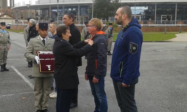 Cérémonie de remises de croix du combattant au 48ème Régiments de Transmissions d’Agen