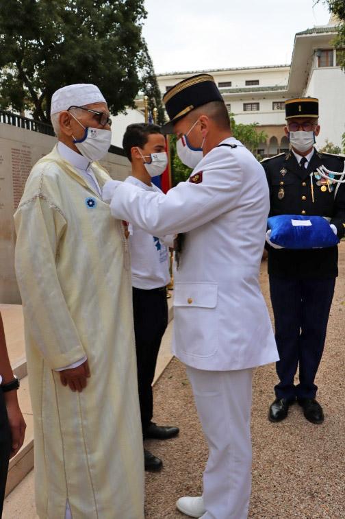 M. Brahim Dabhani décoré de la Médaille militaire