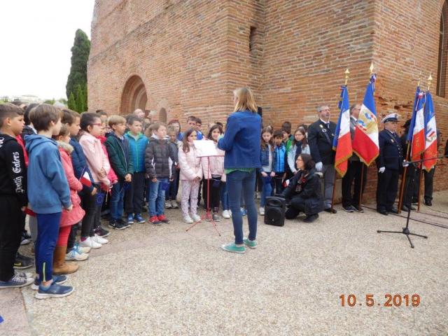 Cérémonie ponctuée du Chant des Partisans et de la Marseillaise interprétés par les enfants