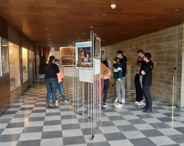 Présentation de l'exposition aux jeunes de l'IHEDN