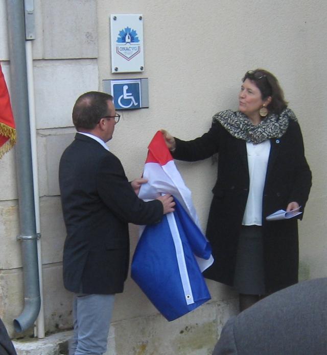 dévoilement de la plaque Bleuet de France