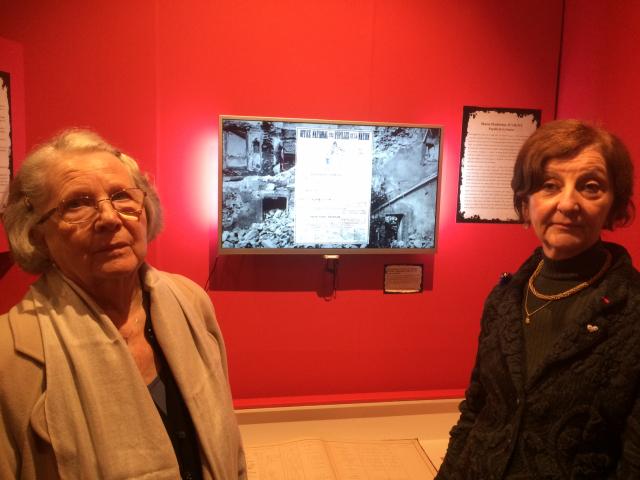 Madame Juvigny, Pupille de la Nation et Madame Hyon-Paul, Directrice du service départemental de l'ONACVG des Ardennes devant le film de l'ONACVG en hommage aux Pupilles de la Nation