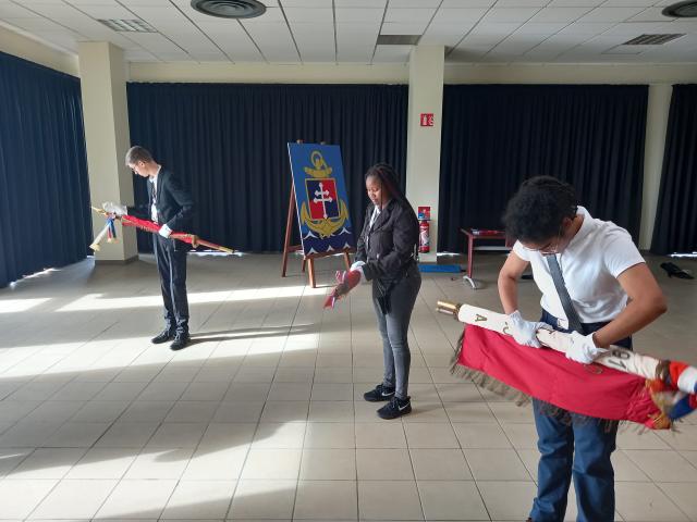 Exercice de pliage de drapeau