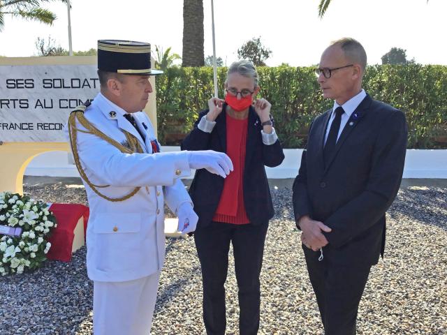 Mme l'Ambassadrice de France au maroc, l'attaché de Défense et le directeur de l'ONACVG Maroc