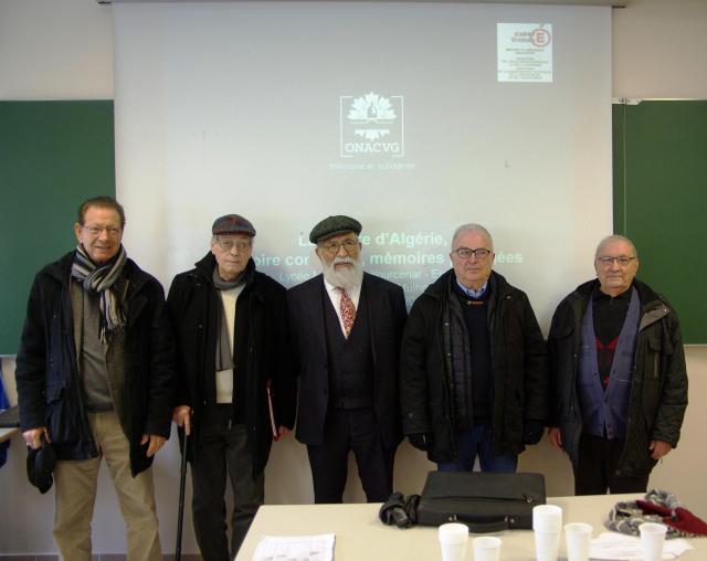 Rencontre des cinq témoins ayant présenté leur histoire durant la Guerre d'Algérie.