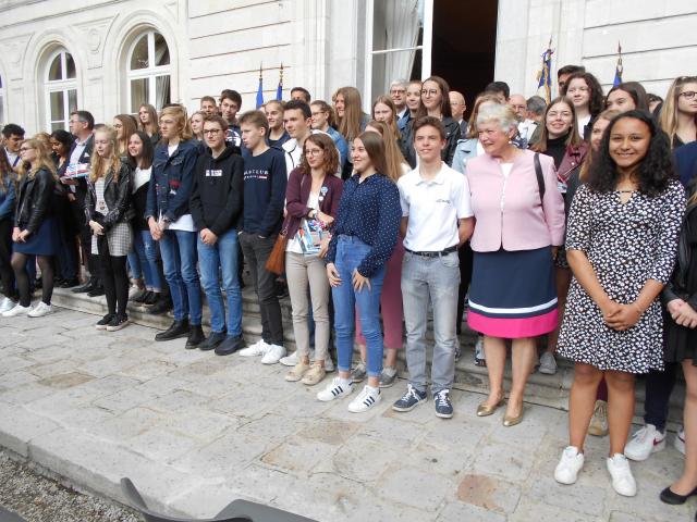 les lauréats dans les jardins de la préfecture, pour la remise des prix du CNRD