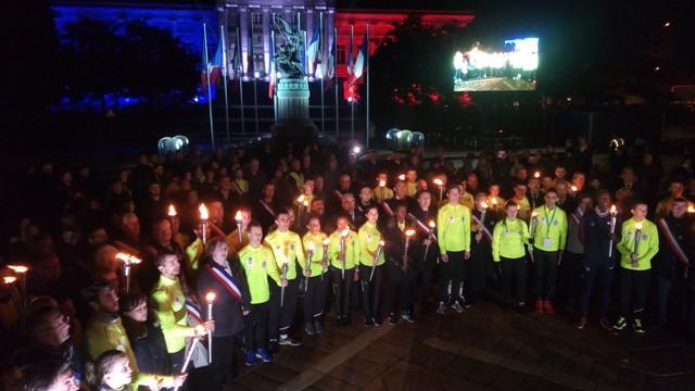 Les relayeurs et les maires de l’agglomération avec leur flambeau