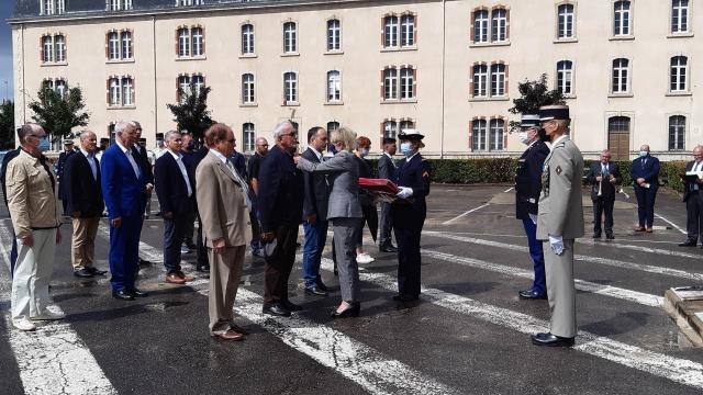 Remise de la croix du combattant