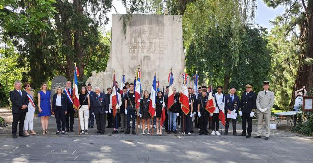 Les jeunes porte-drapeaux lors de leur première cérémonie officielle : le 18 juin 2022, Appel du Général de Gaulle