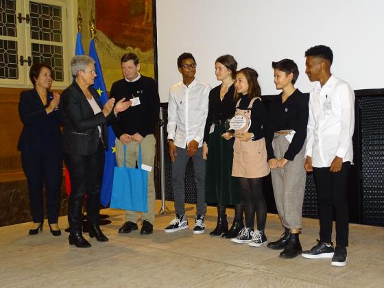 Bulles de mémoire : les lauréats du 1er prix en groupe collège, de Nogent-sur-Marne