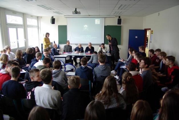 Séance de témoignages au Lycée Marguerite Yourcenar d'Erstein (67).