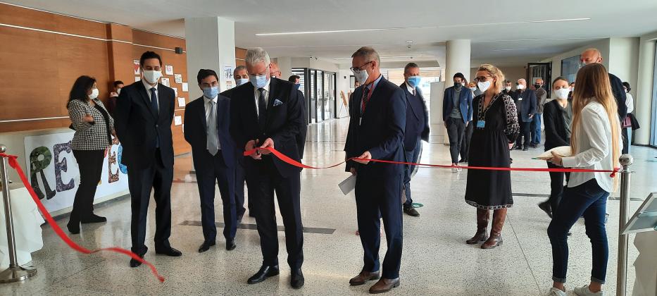 Inauguration de l'exposition- découpe du ruban par le CGF de Casablanca